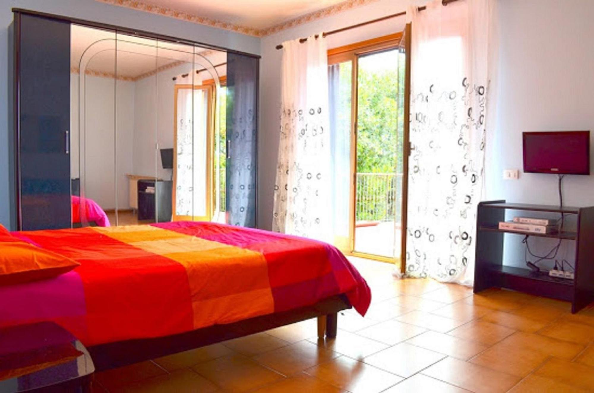 B&B Le Tre Rose Di Maria Pedara Dış mekan fotoğraf