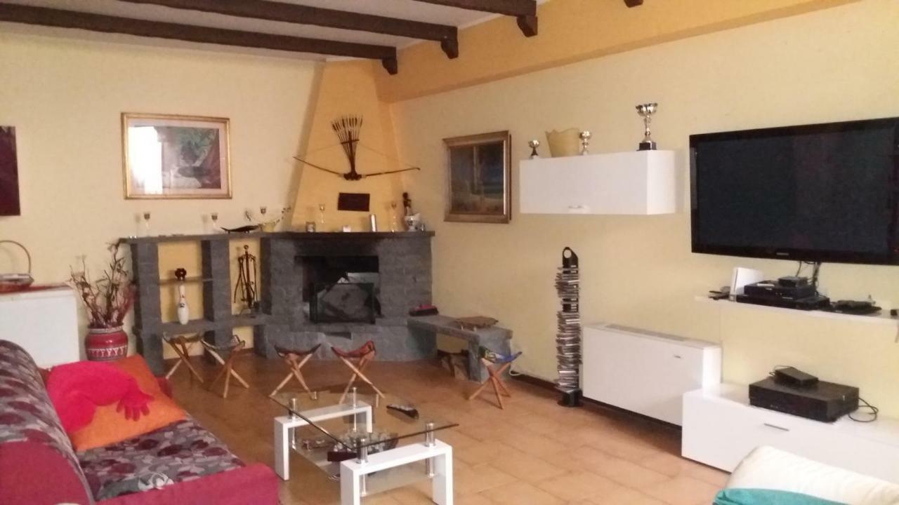 B&B Le Tre Rose Di Maria Pedara Dış mekan fotoğraf