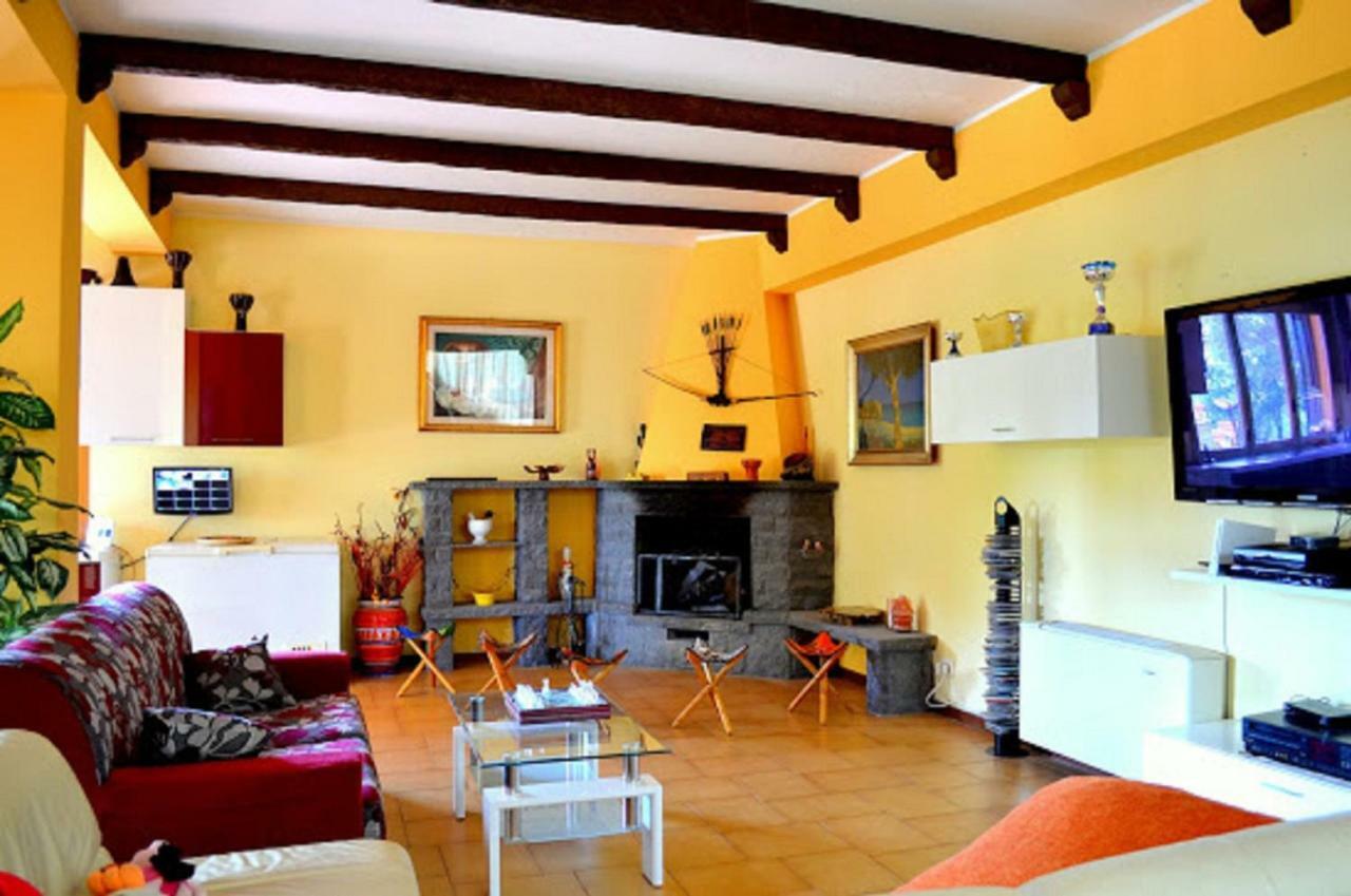 B&B Le Tre Rose Di Maria Pedara Dış mekan fotoğraf